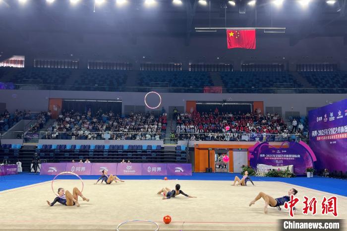 2025年全国艺术体操锦标赛落幕：上海队与四川队