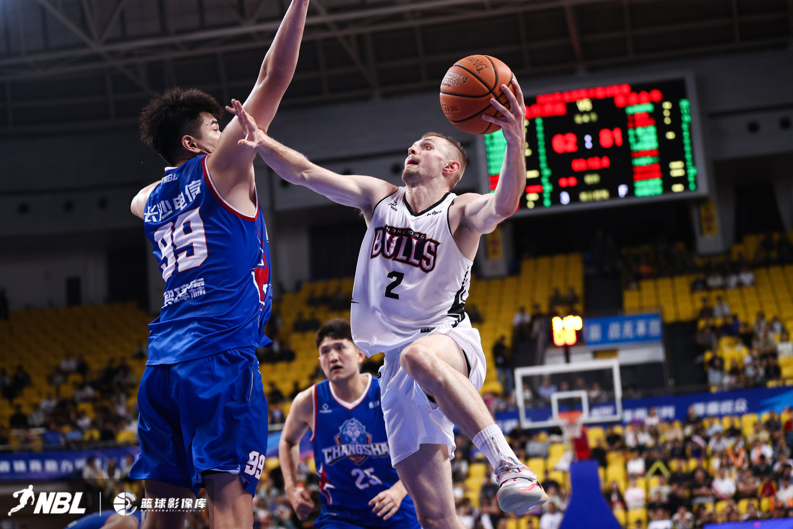 2025NBL联赛收官 香港金牛队力克长沙电信勇胜队卫