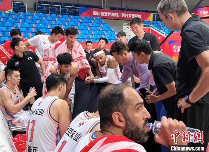 四川男篮力克福建队 终结六连败止颓势