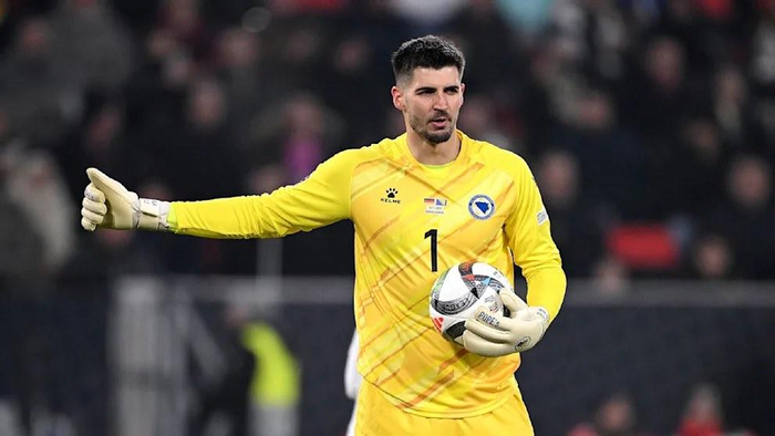 波黑门将尼古拉-瓦西里与父亲弗拉基米尔-瓦西里