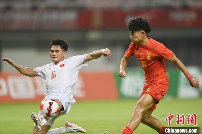 长沙国际足球邀请赛首战告捷：中国U21以2-1力克