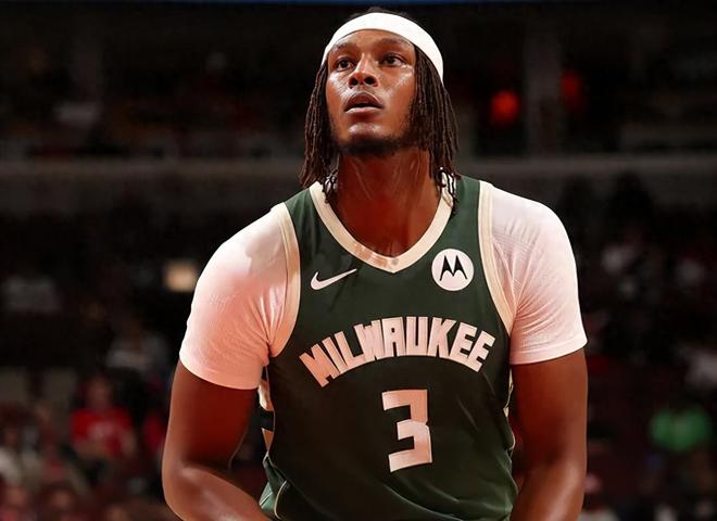 雄鹿特纳首战低迷陷困境 7分败北难挽颓势